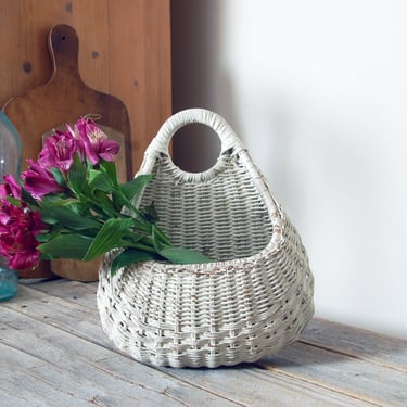 Vintage wall basket / wicker wall pocket / hanging wall basket / planter pocket / vintage basket / plant pocket / white wicker basket 