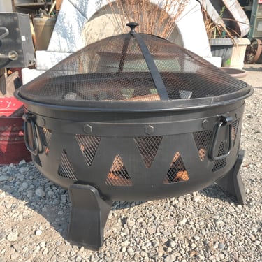 Like new black fire pit with mesh screen lid W30 x H14 x D17