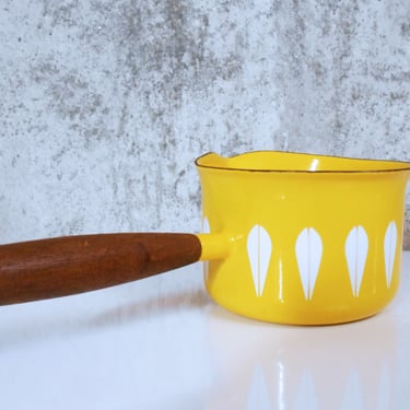 Yellow Cathrineholm Lotus Butter Warmer / Pouring Pan by Cathrineholm of Norway 