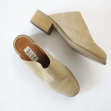 Vintage Nine West Beige Suede Clogs 9 - 90s Low Heel Slip On Womens Mules - Minimalist Block Heel Shoes Open Back 