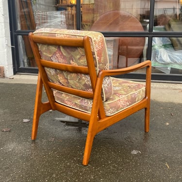 Ole Wanscher FD-109 Restored Beech Lounge Chair in Barkcloth Fabric