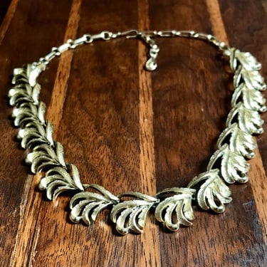 Vintage Coro Necklace Choker Collar Gold Tone Leaves Signed 1950s Jewelry 17” 