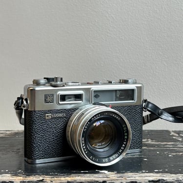 Vintage 1970’s Yashica Electro 35 Film Camera - Excellent Condition - Tested & Working - Free Shipping 