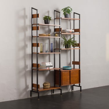 Italian two bay wall unit with sliding door cabinet and 8 shelves, 1950s 