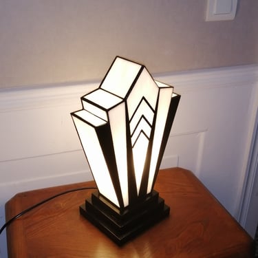 Art Deco Tiffany Stained Glass Lamp 