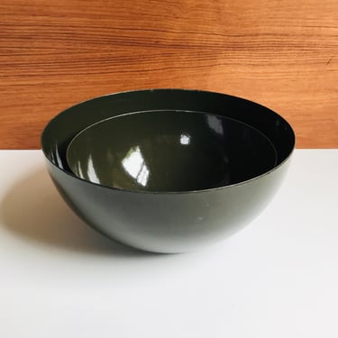 2 Vintage Finel Arabia Finland mixing bowls / unusual forest green steel and enamel serving bowls / Kaj Franck midcentury 1960s enamelware 