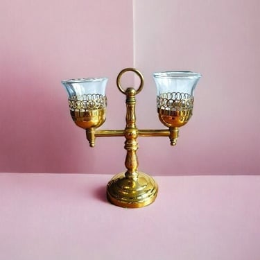ANTIQUE inspired brass tea light stand with dual candle holders Classic brass tea light centerpiece with vintage appeal Vintage Light Stand 