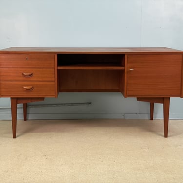 Mid-Century Teak Executive Desk, 1960s 