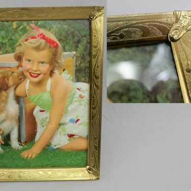 Vintage Picture Frame - Gold Tone Metal w/ Glass - Nice Trim Design & Corners - Tabletop - Holds 5