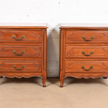 Davis Cabinet Co. French Provincial Louis XV Carved Cherry Wood Bedside Chests, Pair