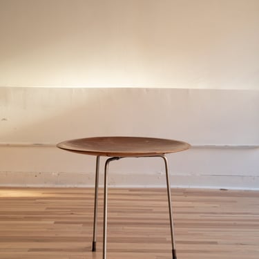 Rent: Tripod Side table