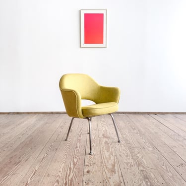 Mid Century Vintage Dining Chairs by Eero Saarinen for Knoll, Executive Conference Chairs or Lounge Chair with Bouclé Upholstery, Set of 6 