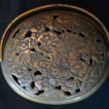 Antique Japan bronze portable censer Temochi-Goro dragon 1880s art. 