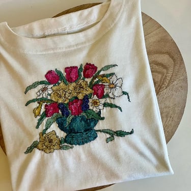 Vintage 90s White Floral Embroidered Cotton Short Sleeve T Shirt 