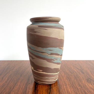 Niloak Mission Swirl Pottery Vase 5 1/2” - Arts and Crafts Era - First Art Mark ca. 1910-1924 