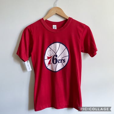 Vintage 70s Red Philadelphia 76ers Basketball Logo Tee XS 
