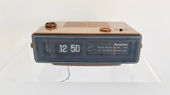 Vintage 1970s Retro Panasonic RC-6030 Flip Alarm Clock Radio