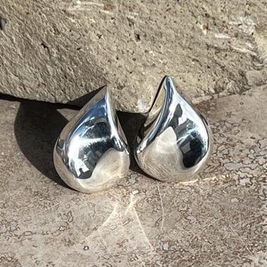 Vintage Mexico Sterling Silver Shiny Comma Teardrop Clip on Earrings 