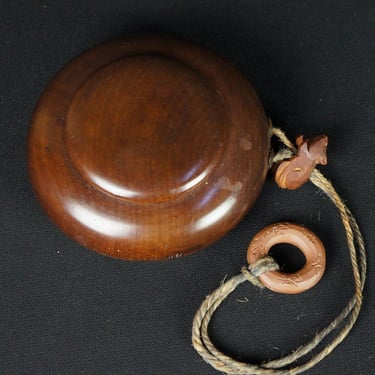 Japanese Tabako-ire tobacco wood case with Netsuke 1900 Japan rural craft 