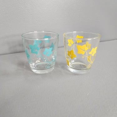 Set of 2 Retro 1/2 Pint Ivy Print Sour Cream Glasses 