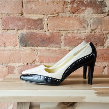 white spectator heels | 90s vintage Bellini black cream wingtip academia preppy style two tone leather shoes size 8 