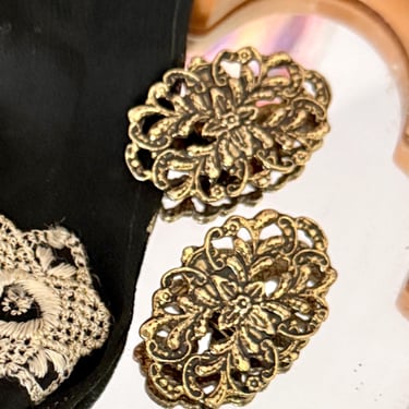 Vintage Dress Clips, Ornate Filigree Gold Tone, Cut Out Design, Pin Up Fashion, Vintage  50s 60s 