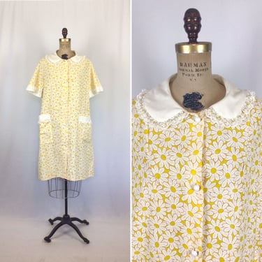Vintage 60s Robe| Vintage floral print cotton bathrobe | 1960s daisy print lounge house coat 