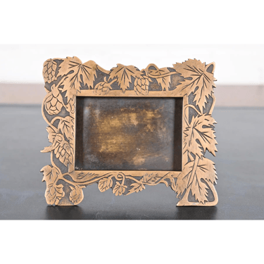 Marshall Field & Co. Antique Floral Ivy Bronze Desk Calendar Holder or Picture Frame, Circa 1910