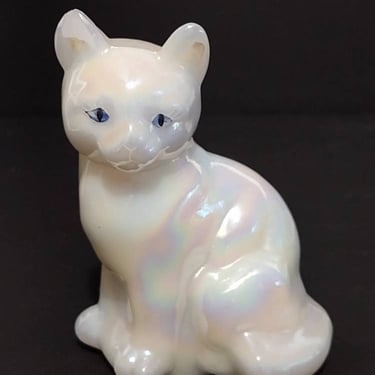 Vintage Signed A Meeks Fenton Iridescent Art Glass Cat Figurine 4" 