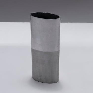 VASE EN ALUMINIUM POLI, 1970s