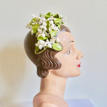 1950's White Jasmine Flower and Green Leaves Fascinator Hat Headpiece Headband 50's Bridal Wedding Hairpiece Spring Summer Millinery 