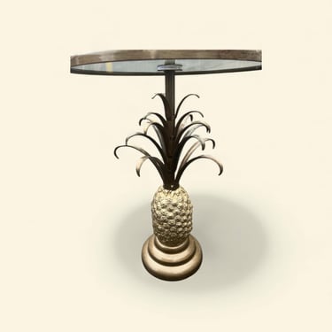Wonderful vintage heavy metal pineapple motif end table. 