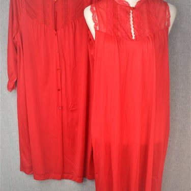 Vintage Valentine - 2 Piece Set - Red - Nylon Nightgown - Pin Up - Marked size M - by Texsheen 