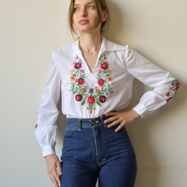6929t / floral embroidered peasant blouse 