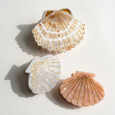 Hand-painted Seashell Claw Hair Clip in Golden Sand