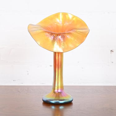 Lundberg Studios Jack in the Pulpit Flower Form Iridescent Art Glass Vase
