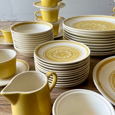 60 Pc Set Royal China Casablanca Cavalier Ironstone Yellow Flower Dishes | Service for 12 | Plates | Bowls | Platter | 1960s Dish Sunflower 