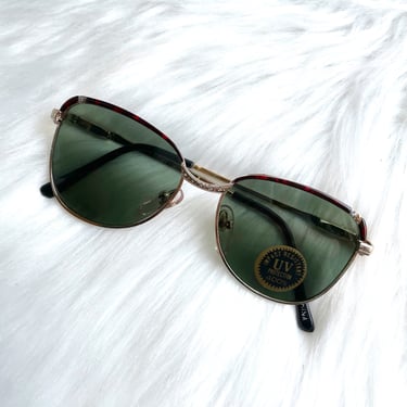 Vintage Round Black and Red Marbled Sunglasses 