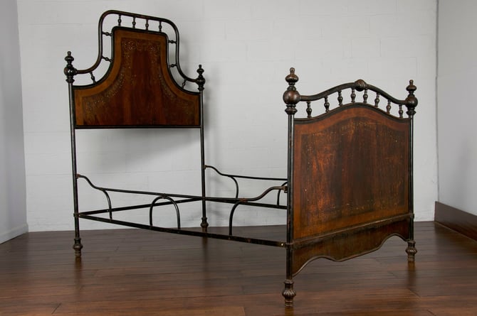 19th Century Italian Neoclassical Wrought Iron Painted Full-size Bed W/ Mother Of Pearl 