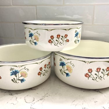 3 Piece of Vintage Floral Enamel Mixing Nesting Bowl Circa 1980s by LeChalet