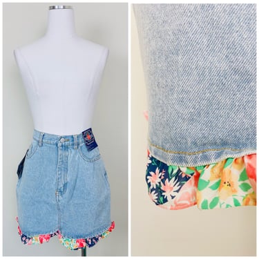 1990s Vintage Deadstock Light Wash Denim Mini Skirt / 90s High Waisted Floral Ruffled Grim Skirt / Size Medium 