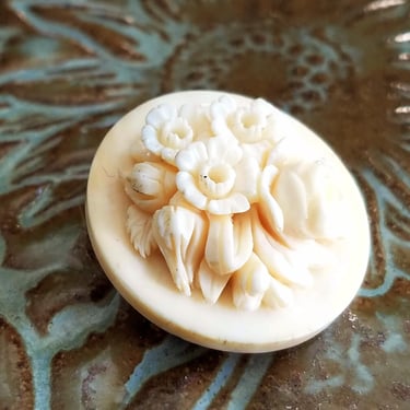 Bakelite? Flower Brooch~Beige Carved Flower Pin 28mm~Mid-Century Nature Inspired Jewelry~3 Dimensional Flower~JewelsandMetals 