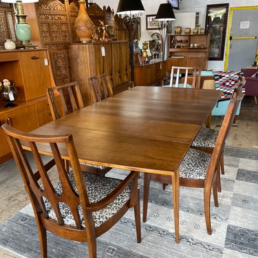 Mid Century Walnut Broyhill Brasilia Dining Table & Chairs