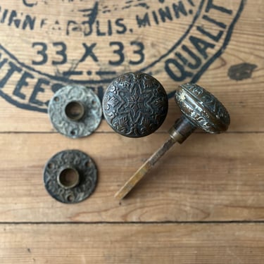 1890s Pair of ‘Star’ Brass Rosettes and Door Knobs J-21700 