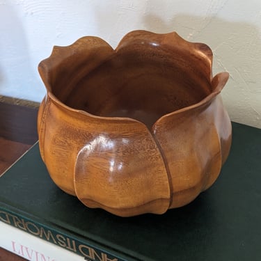 Beautiful Vintage Monkey Pod Wood Carved Lotus Flower Bowl 