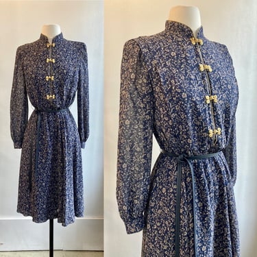 Pretty Vintage 70s ASIAN Print Dress / Gold FROG Buttons + Silver LUREX Threads 