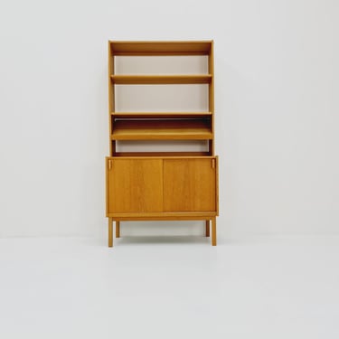 Swedish vintage book case with news shelf oak by Fridhagen for Bodafors, 1960s 