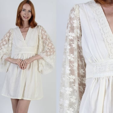 Vintage Lace Bell Sleeve Dress / Cream Seersucker Short Gown / Ivory Kimono Style / 70s Sheer Lace Floral Bridal Mini Sundress 