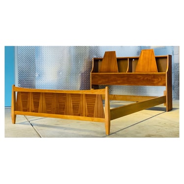 (AVAILABLE) Vintage Mid Century Modern Full Bed, Tivøli line by Stanley