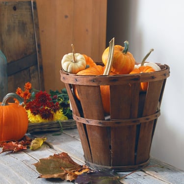 Harvest bushel basket / vintage apple picking basket /  gathering basket / farmhouse decor / seasonal basket / primitive slat wood basket 